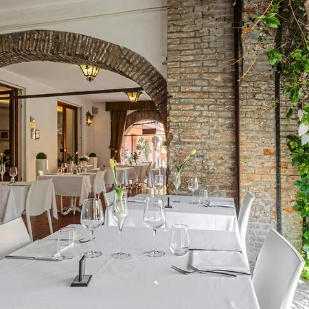 Hotel La Rocca 3*