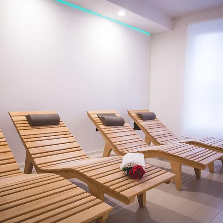 Ξενοδοχείο La Rocca 3*