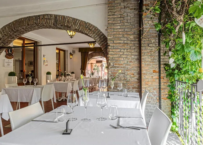 Hotel La Rocca 3*